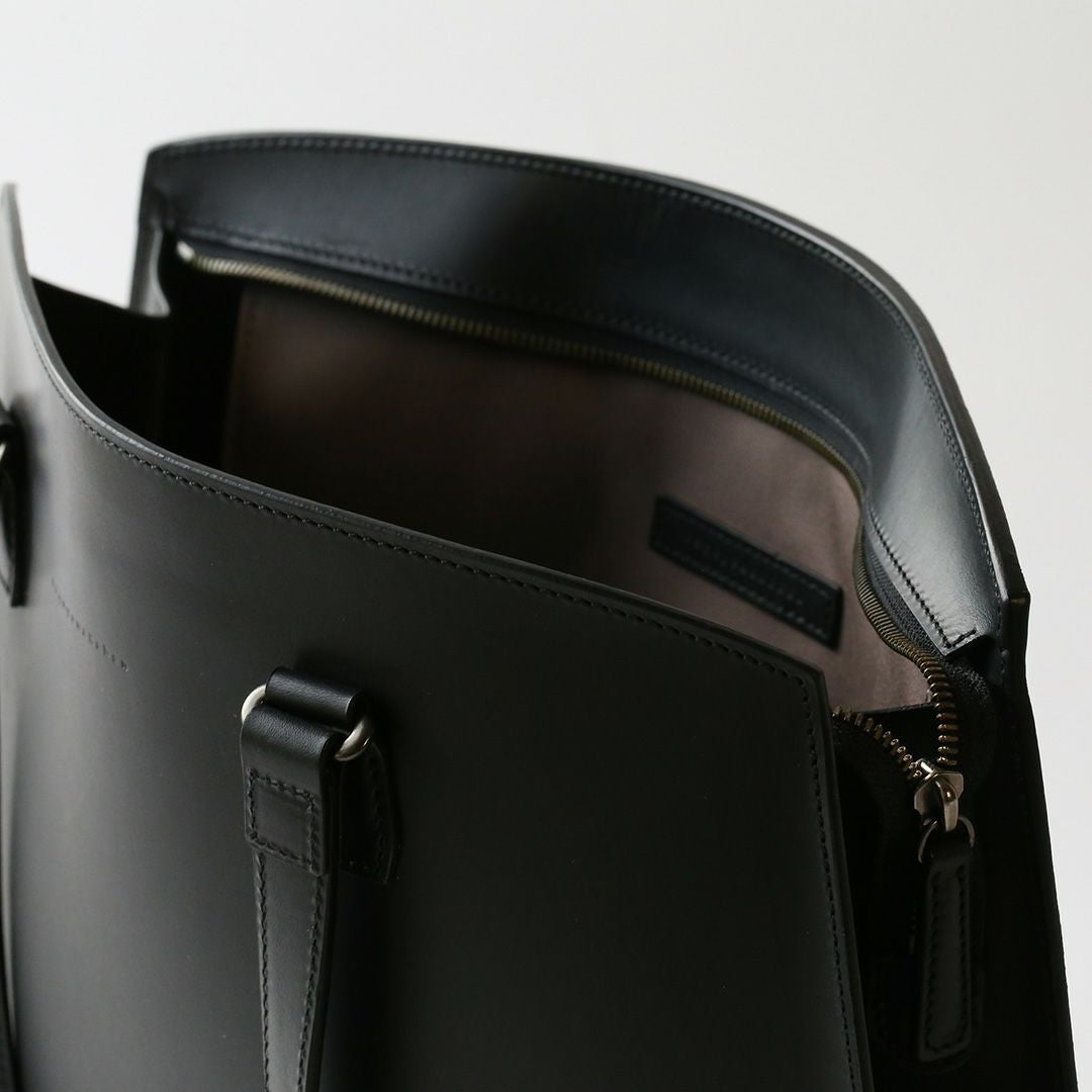 リスシオレザートートファスナーが開いている