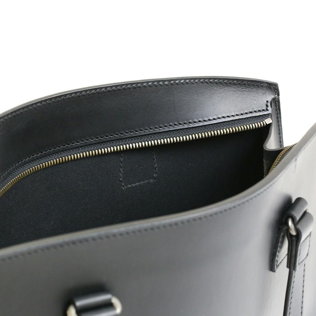 リスシオレザートートの内装裏面