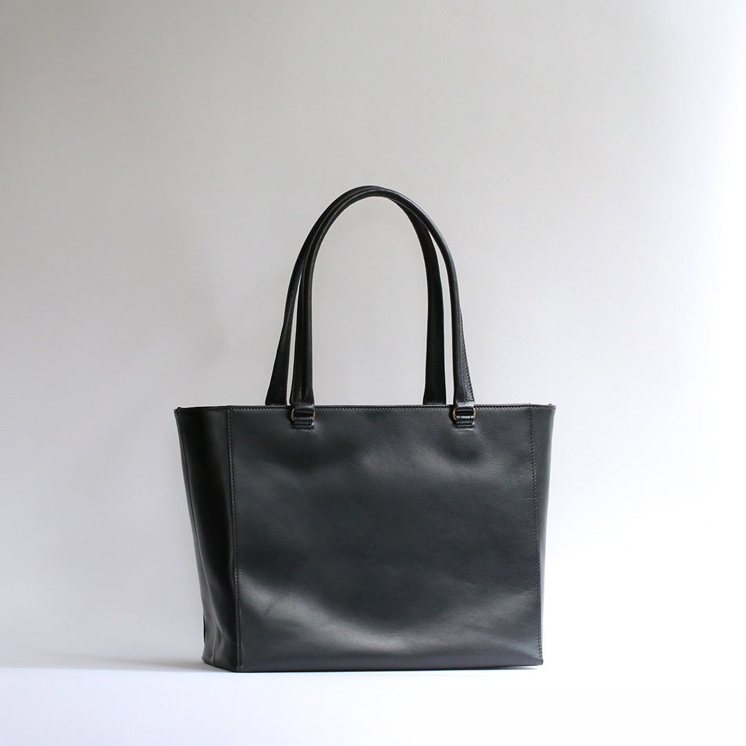 ホーガンズアレイ/レザートート斜め置き