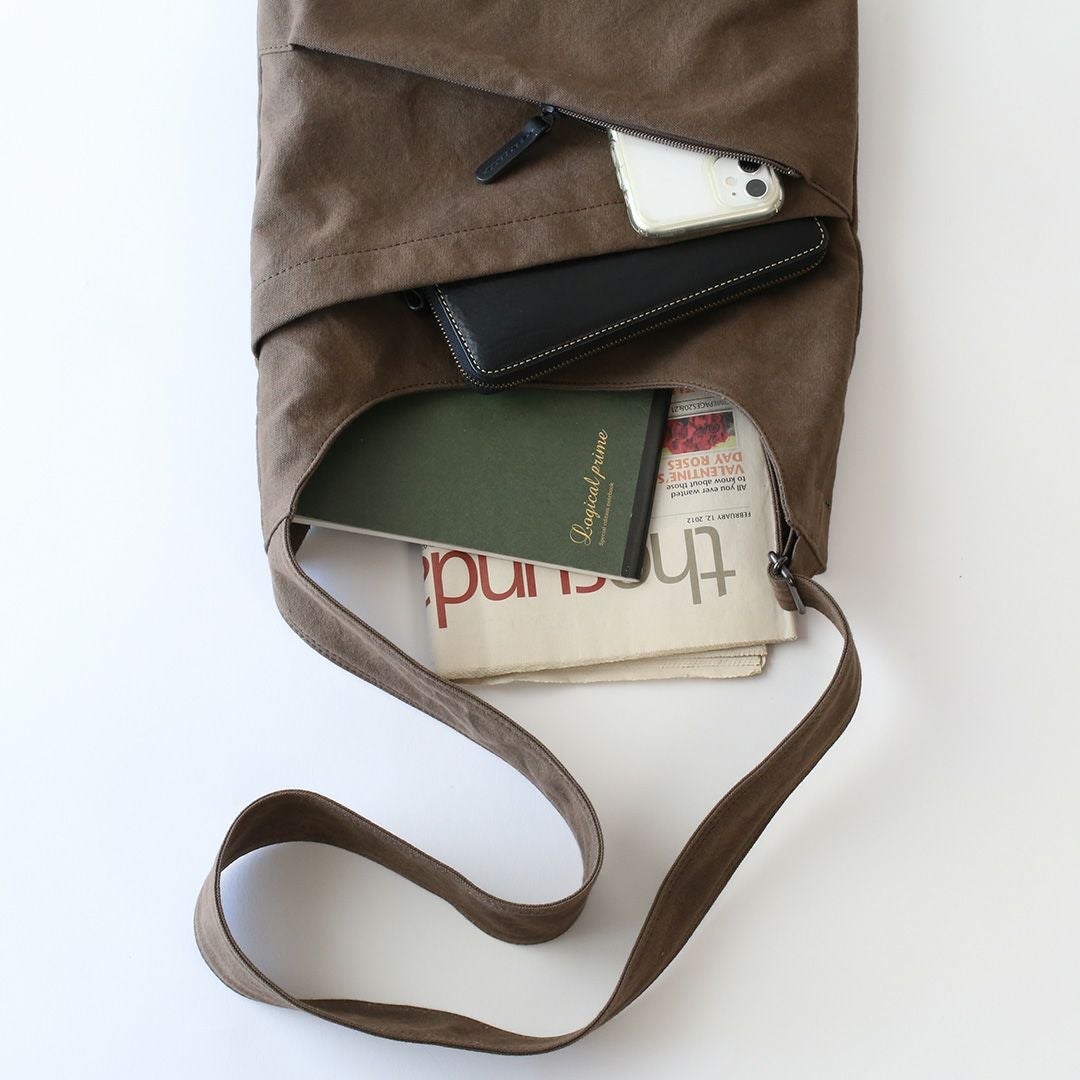 備長炭染め帆布タケノコショルダーの内容量画像