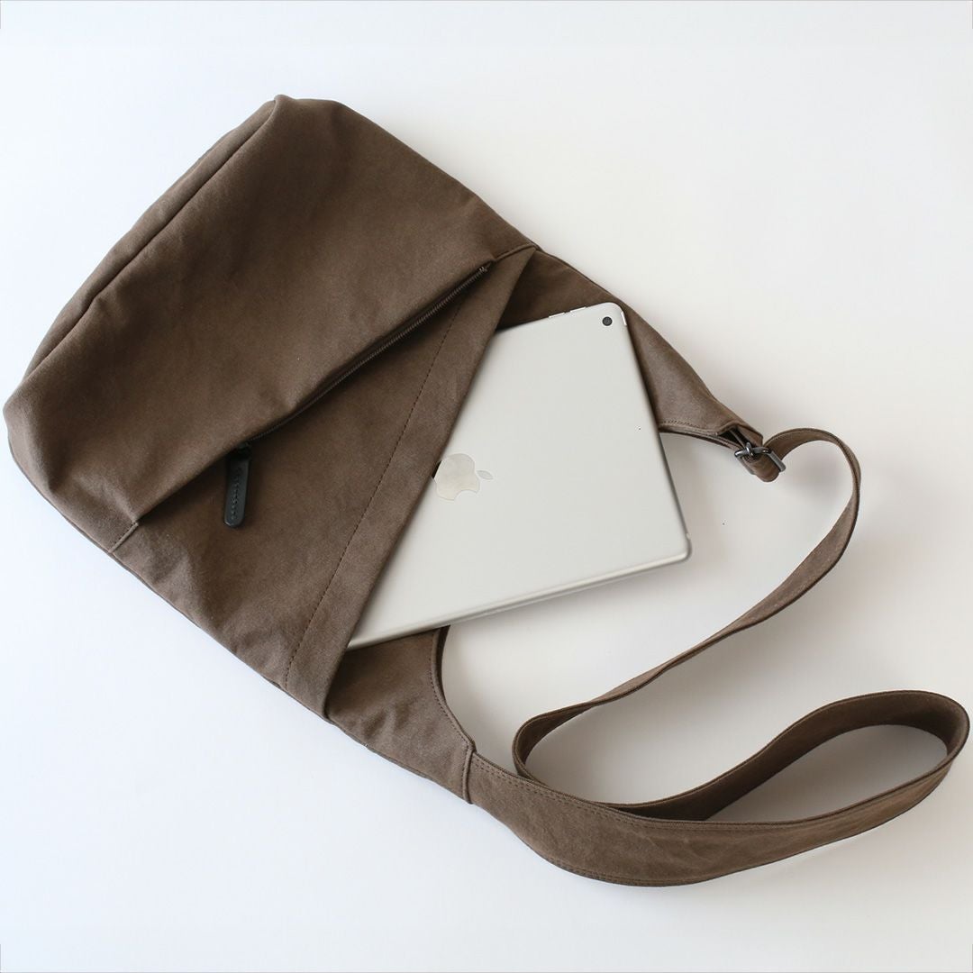 備長炭染め帆布タケノコショルダーのフロントポケット画像