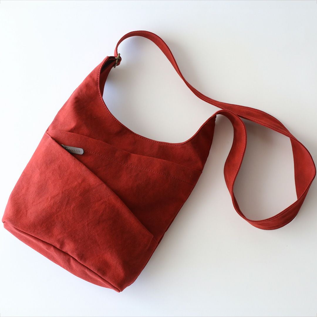 備長炭染め帆布タケノコショルダーレッド正面画像