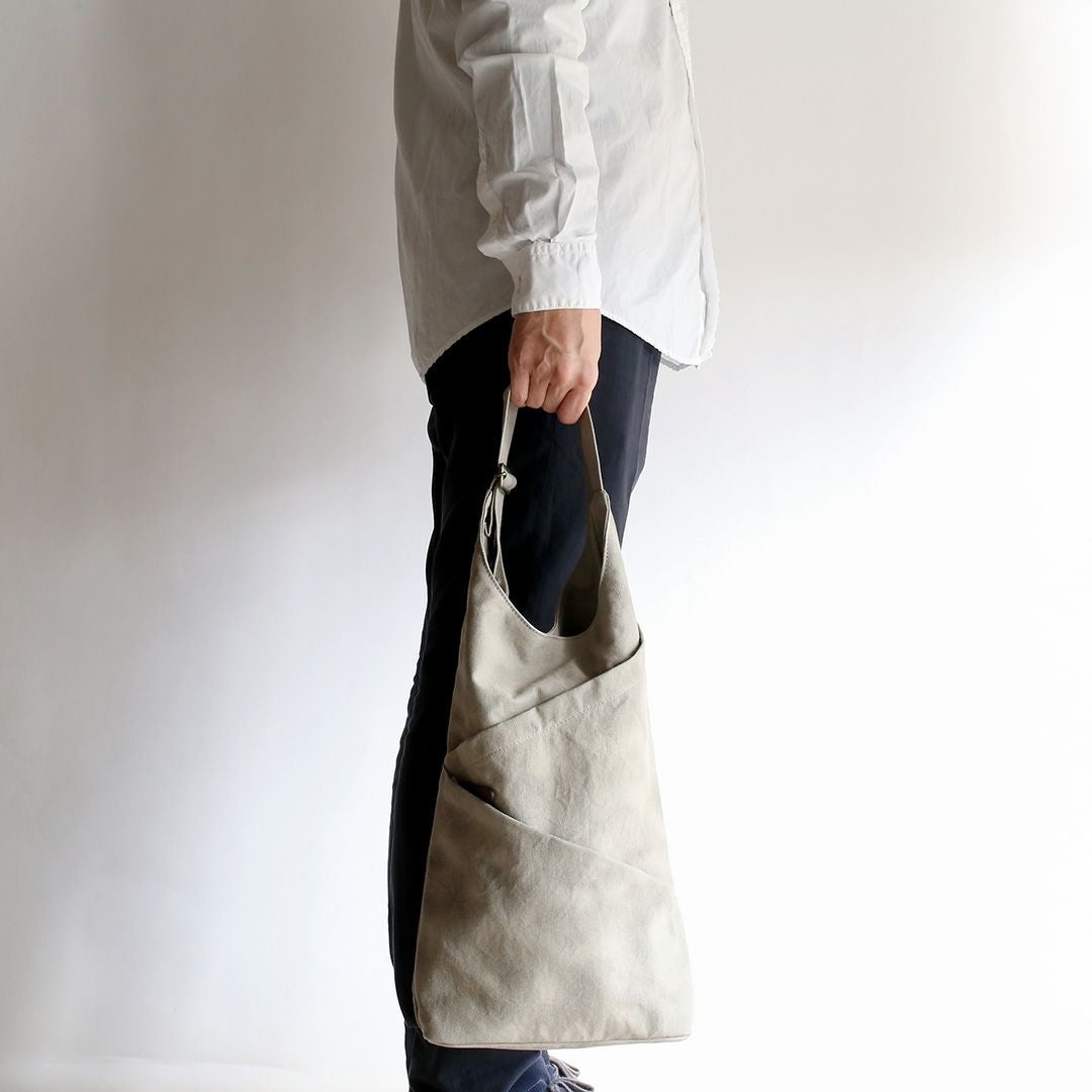 備長炭染め帆布タケノコトートグレージュモデル画像