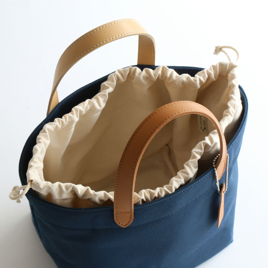 バイカラーのハンドル