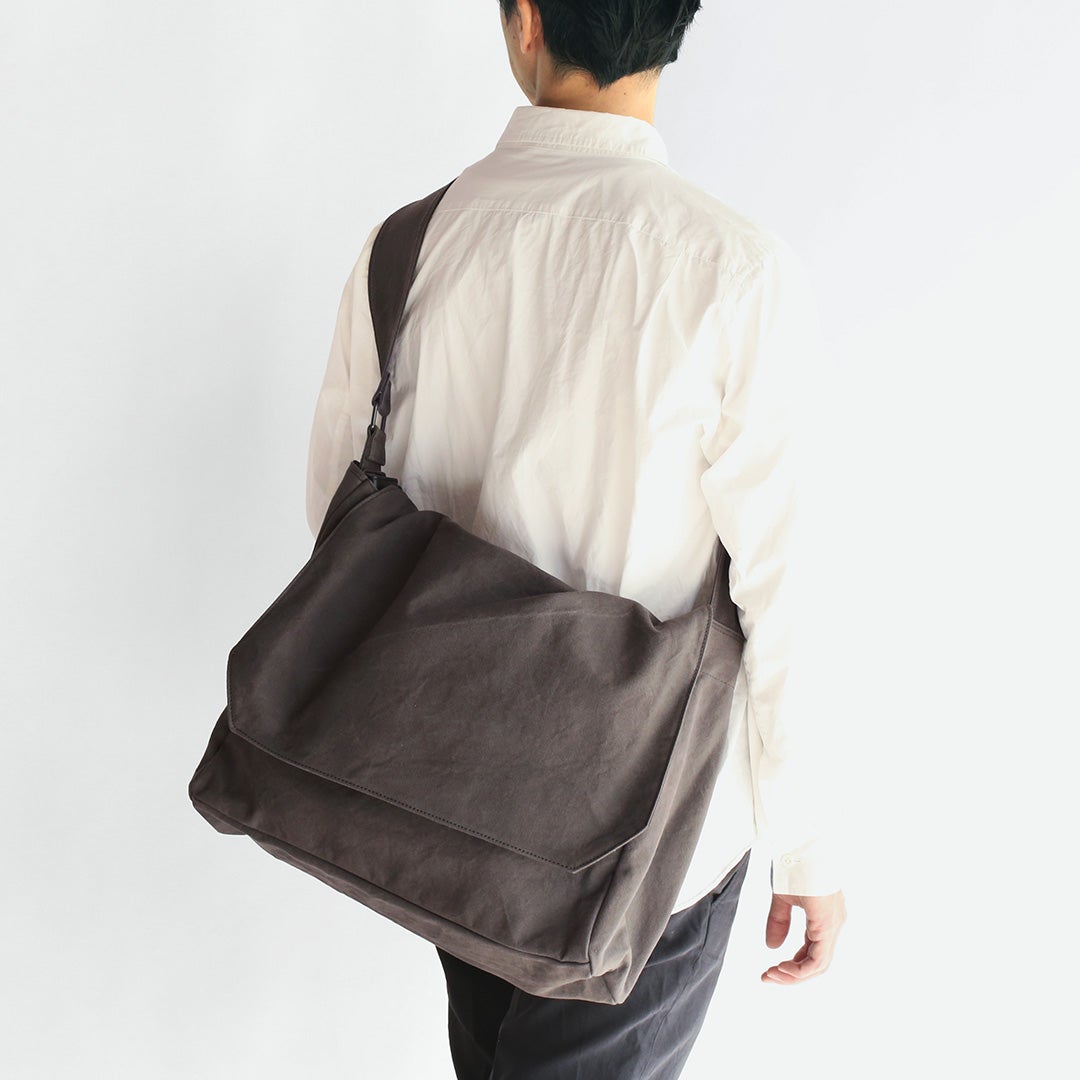 備長炭染め帆布ショルダーバッグ(L) | 香久山鞄