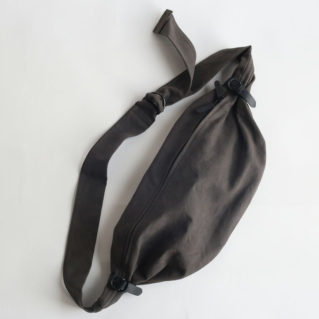 香具山鞄 備長炭染め帆布ボディバッグミニ unisex 備長炭染め帆布ボディバッグ | 香久山鞄