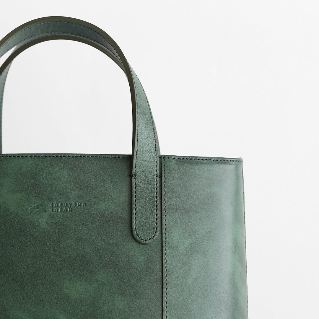 オリーブレザーミニトート寄り画像