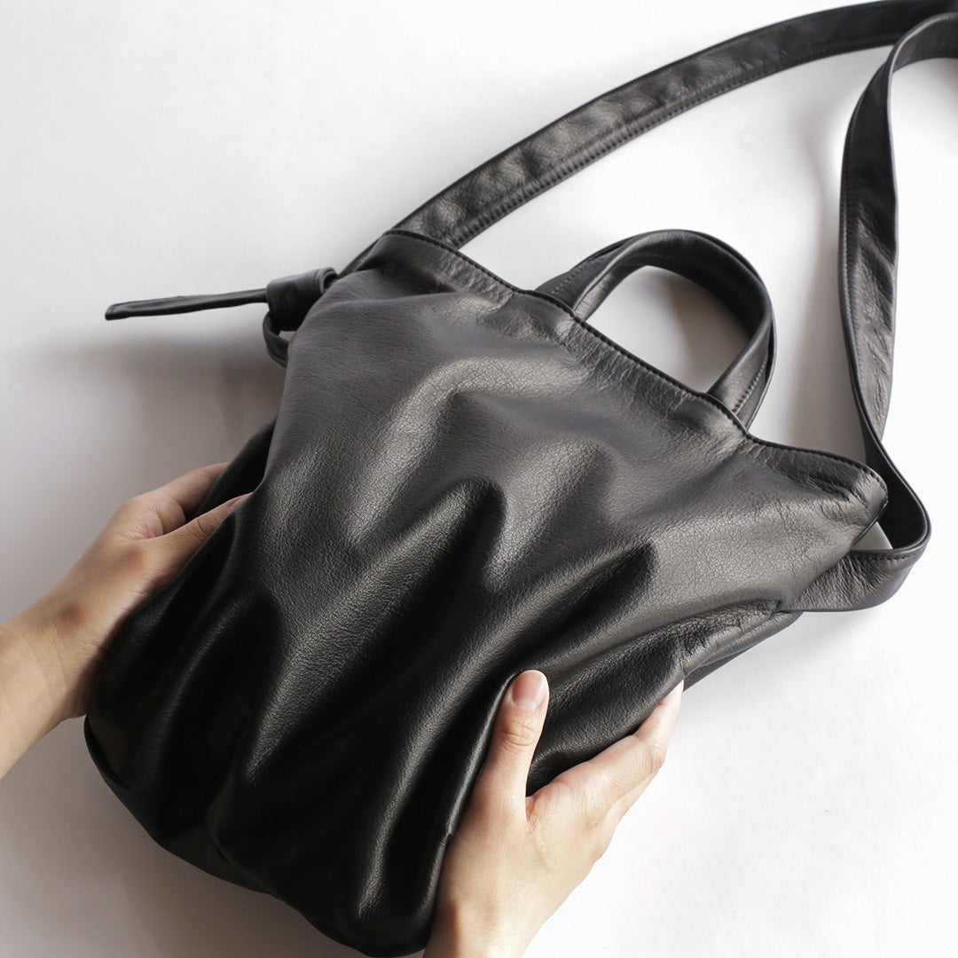 Cloak（クローク）  レザーショルダーバッグ 革の柔らかさ