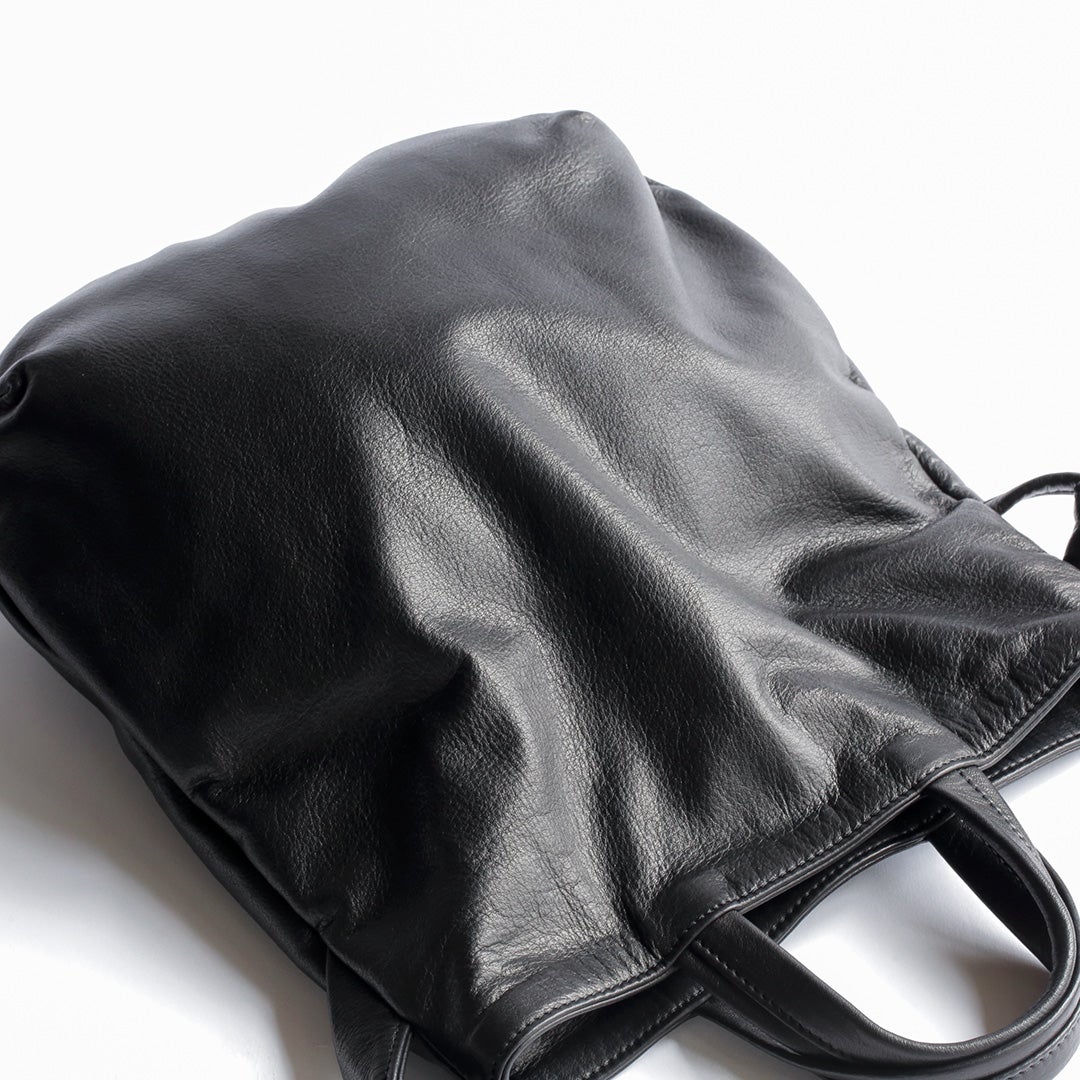 Cloak（クローク）  レザーショルダーバッグ 革の質感