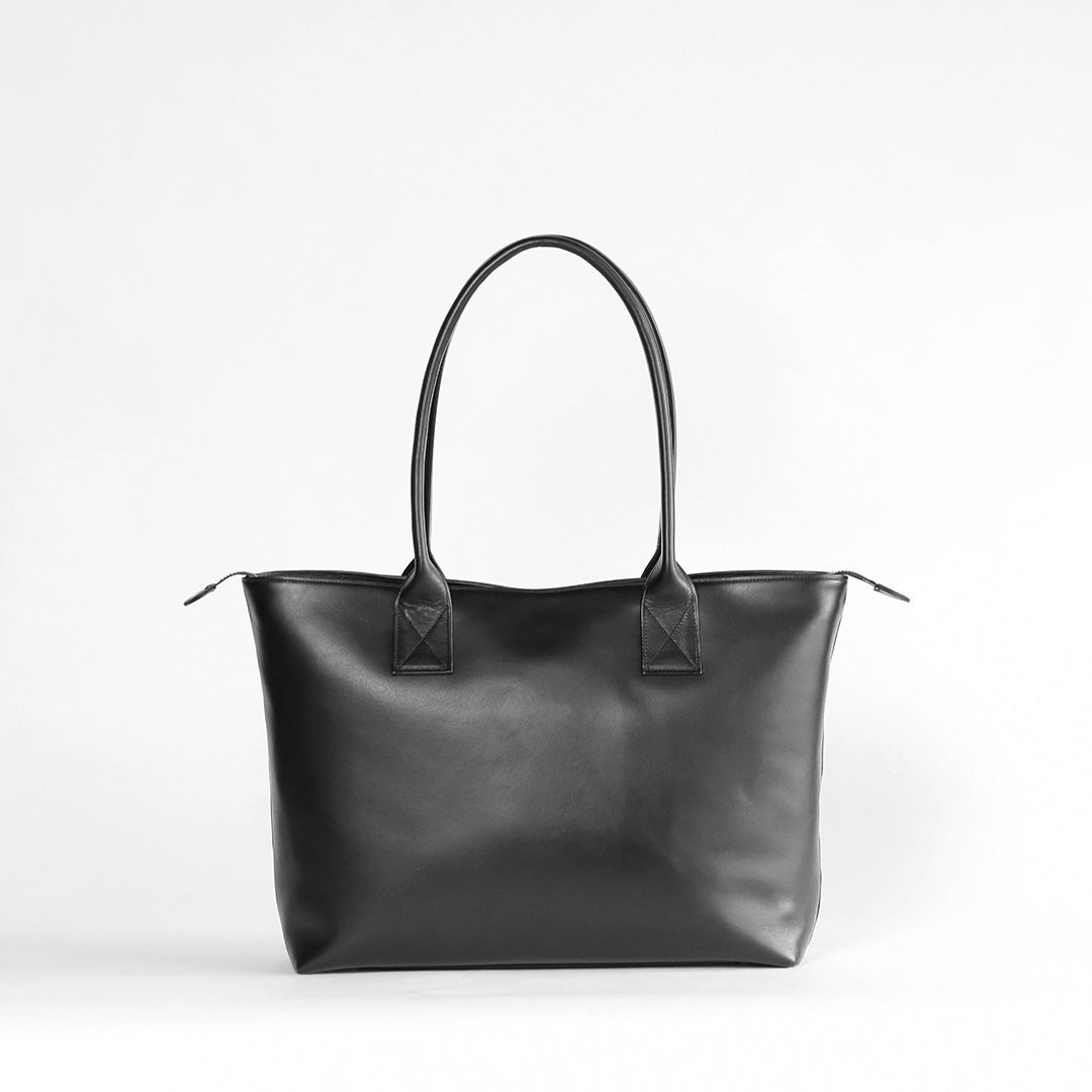 NENKE（ネンケ）レザートート ブラック 正面