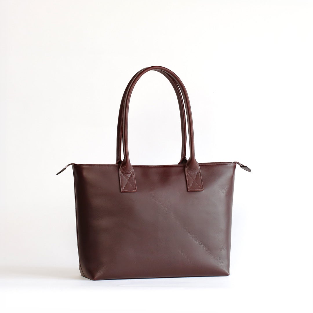 NENKE（ネンケ）レザートート  ダークブラウン　斜め