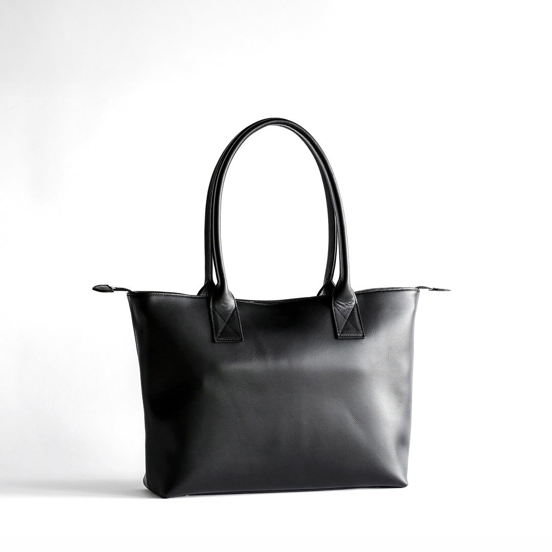 NENKE（ネンケ）レザートート  ブラック　斜め