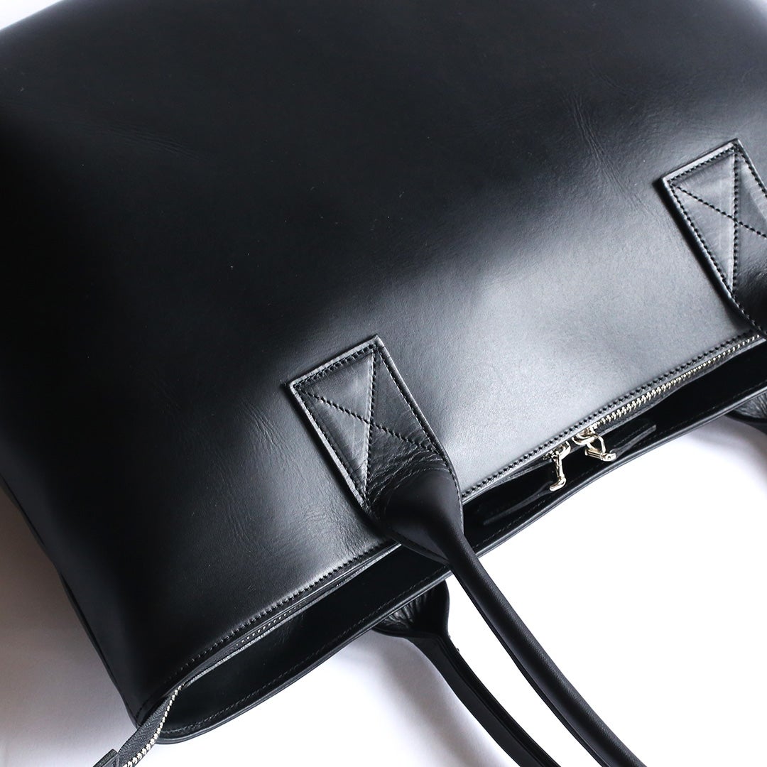 NENKE（ネンケ）レザートート ブラック 革の質感