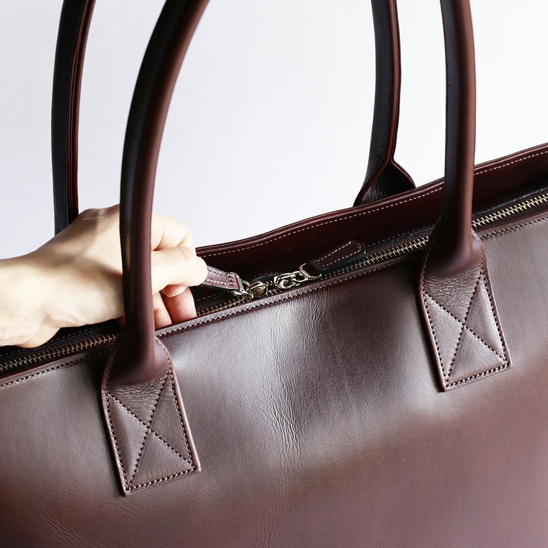 NENKE（ネンケ）レザートート  ダークブラウン メイン収納のダブルファスナー