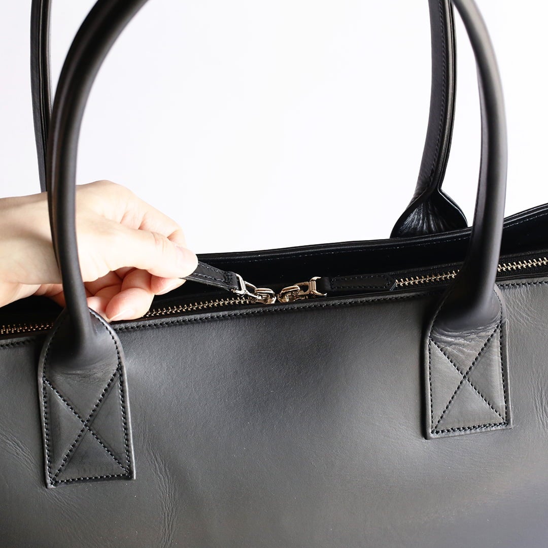 NENKE（ネンケ）レザートート  ブラック メイン収納のダブルファスナー