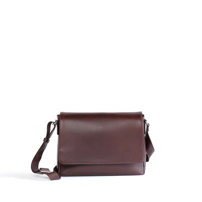 NENKE（ネンケ）フラップショルダーバッグ ダークブラウン 全体